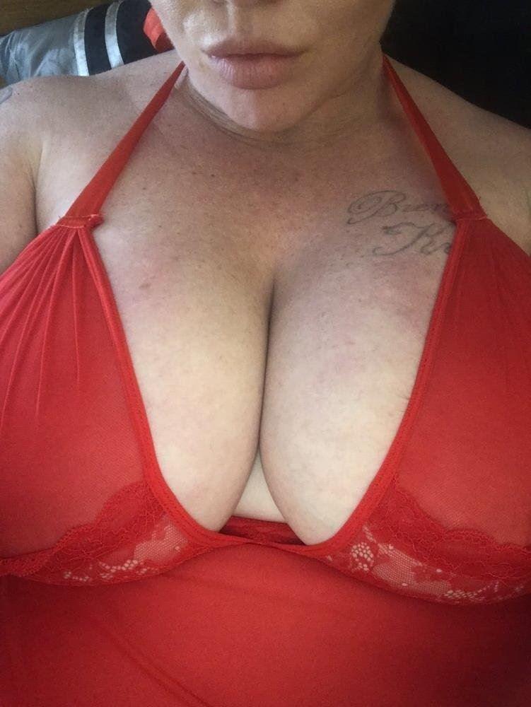 BBW Double H Boobs Blonde