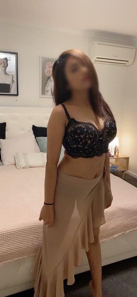 😘 Looking for hot, caring, sensual,seductive like real girl friend experience??? Want to spend Romantic night like 🤴 king...🥰🥰🥰