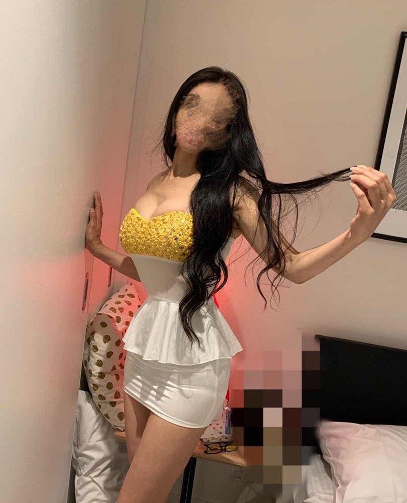 Waiting you into my tight little bottle