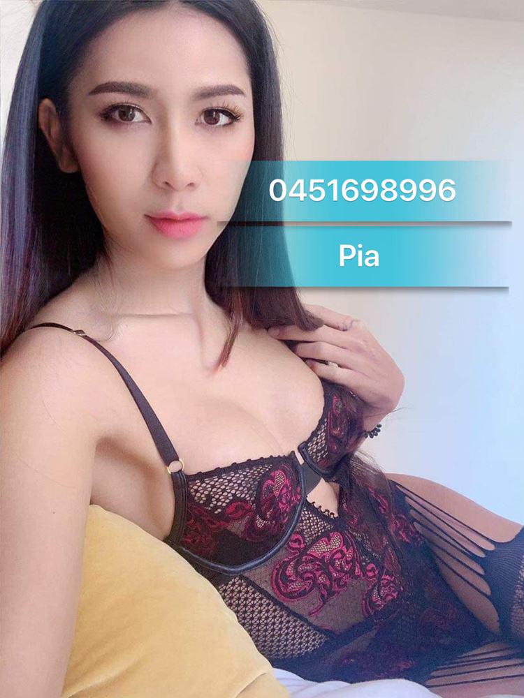 Hot Pia Young Asian Ladyboy