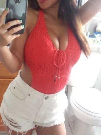 INDONESIAN SELFIE POSING HOTTIE Stephany Yaya 38DD CUPPED Busty Beauty Hot Face Hot Selfies