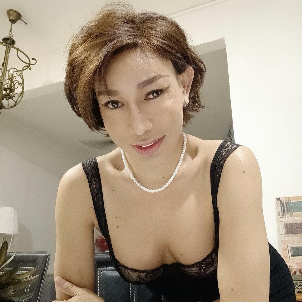 Trans LadyBoy versetile . Ready to make u fell good and make you dry