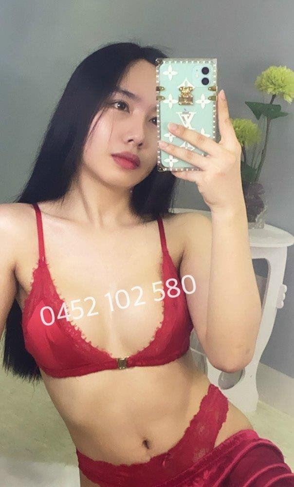 Bright personality I am very friendly and I love to have the nice experience and unforgettable moments.