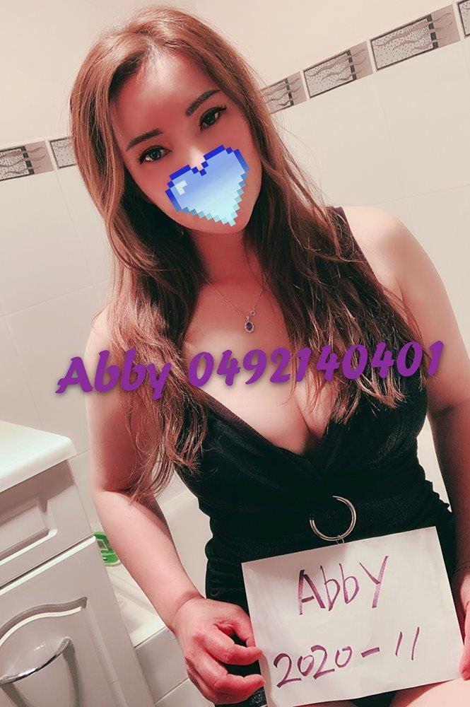 Hot hot hot 💋20YO Asian Sexy Girl NEW IN CBD 🥰 I am friendly and open mind!👙👙👙 IN/OUTCALL