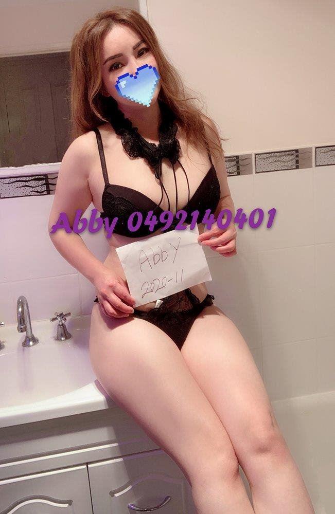 Hot hot hot 💋20YO Asian Sexy Girl NEW IN CBD 🥰 I am friendly and open mind!👙👙👙 IN/OUTCALL