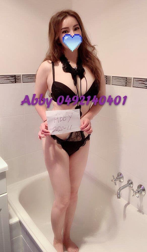 Hot hot hot 💋20YO Asian Sexy Girl NEW IN CBD 🥰 I am friendly and open mind!👙👙👙 IN/OUTCALL